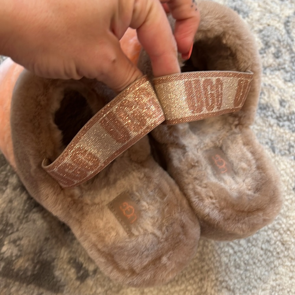 Ugg Fluff Yeah - image 3